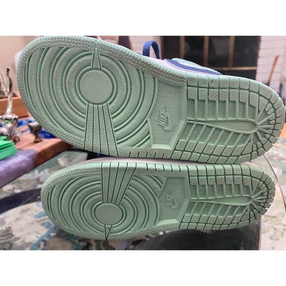 64073-413] Preschool Air Jordan Retro 1 MID 'Mystic Navy Mint size 10 C‎ - Picture 8 of 9